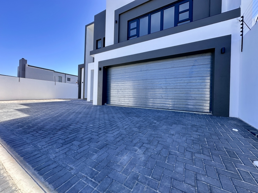4 Bedroom Property for Sale in Sandown Western Cape